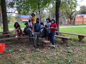 group pic of trash pick up